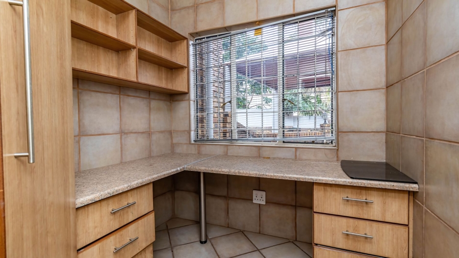 7 Bedroom Property for Sale in Safari Gardens North West